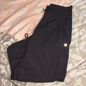 Lululemon cropped joggers